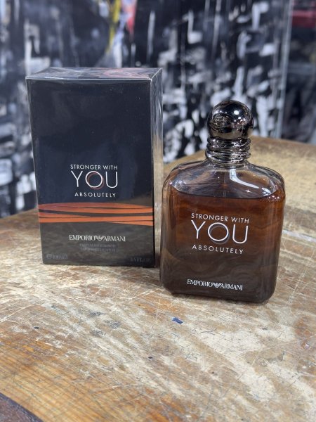 عطر جورجيو ارمني سترونقر وذ يو ابسلوت للرجال 100 مل Stronger With You