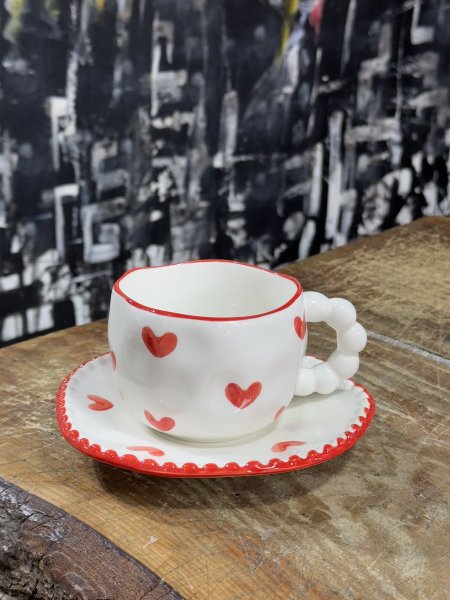 كوب قلوب احمر