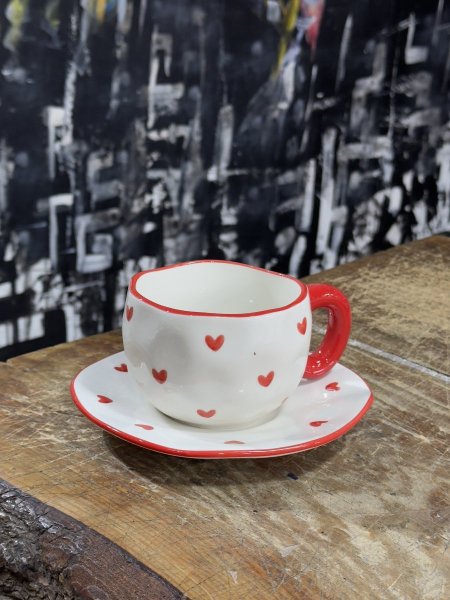 كوب قلوب احمر