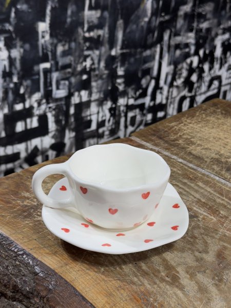 كوب قلوب احمر