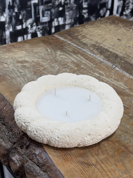 شمعة معطرة صحن