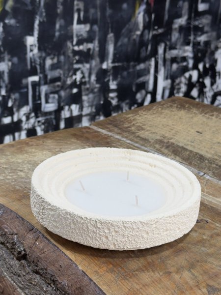 شمعة معطرة صحن