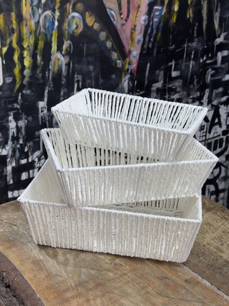 سلة قش ابيض