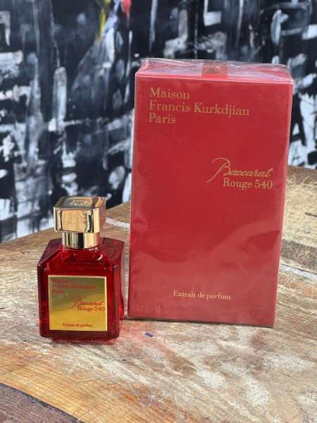Baccarat Rouge 540 Extrait de parfum