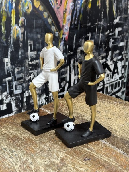 تحفة لاعب كرة قدم