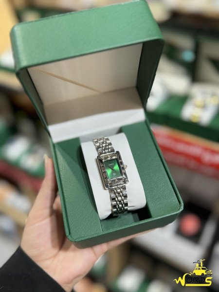 فضي مينا اخضر