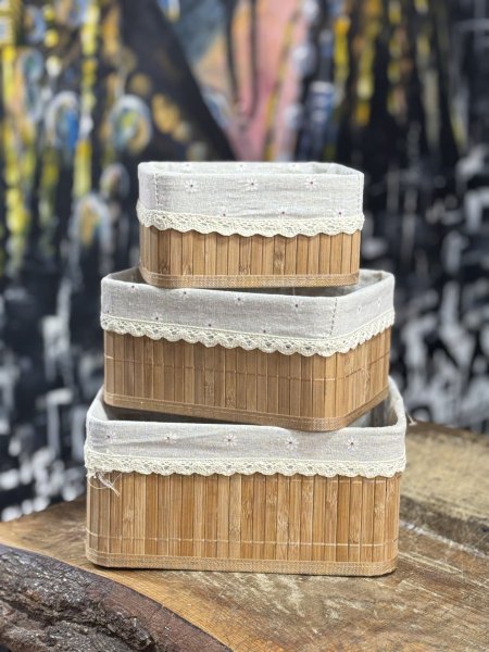 سلة خشب وقماش دانتيل