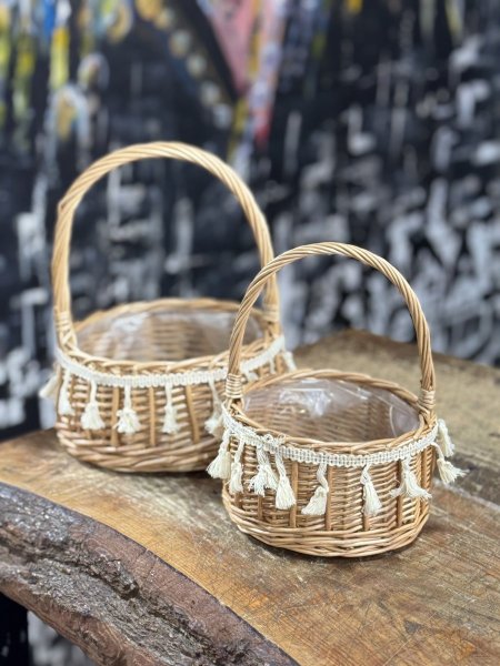 سلة قش وشرابيش