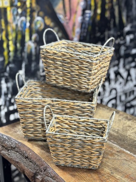 سلة قش خشبي وسكني