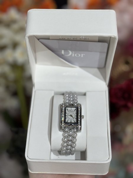 ساعة Dior ستاتي