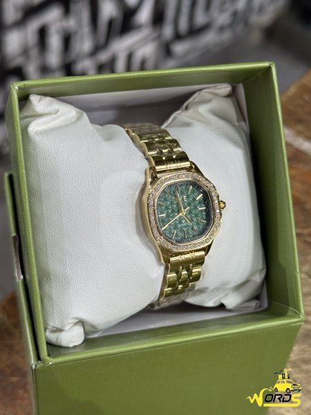 ذهبي مينا زيتي