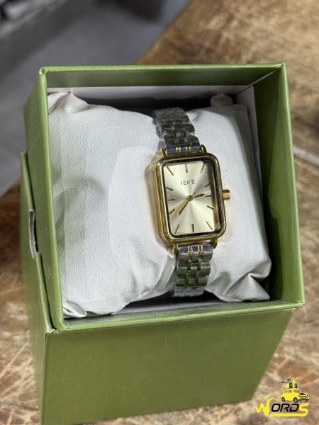 فضي مينا ذهبي