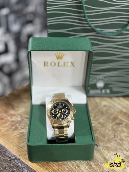 ذهبي مينا اسود