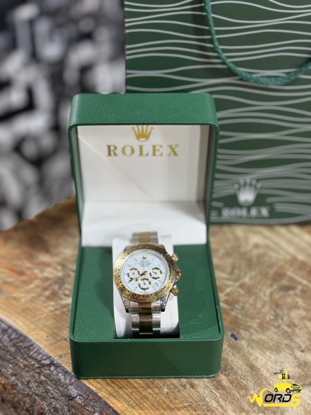 ذهبي وفضي مينا ابيض