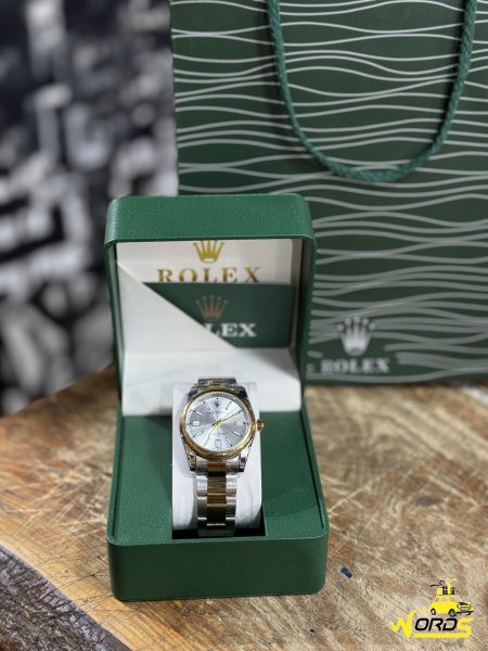 فضي وذهبي مينا ابيض