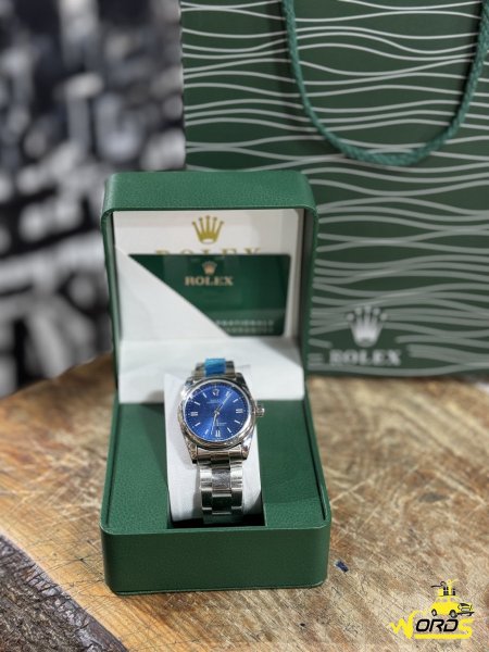 فضي مينا ازرق