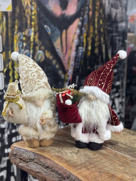 بابا نويل مقزم